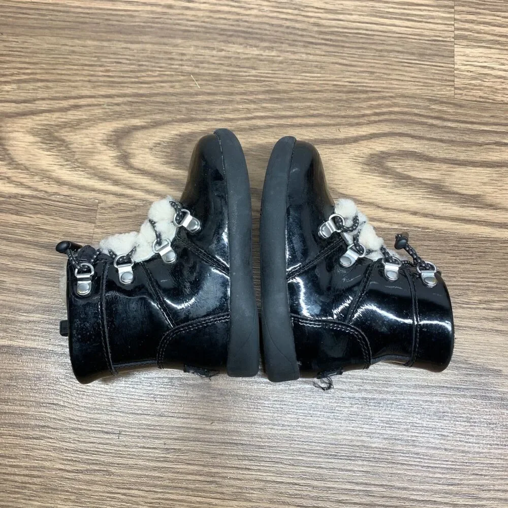 UGG‎ Toddler Girls Size 6 Ager Black Patent Leather Sherpa Zip Hiking Boots